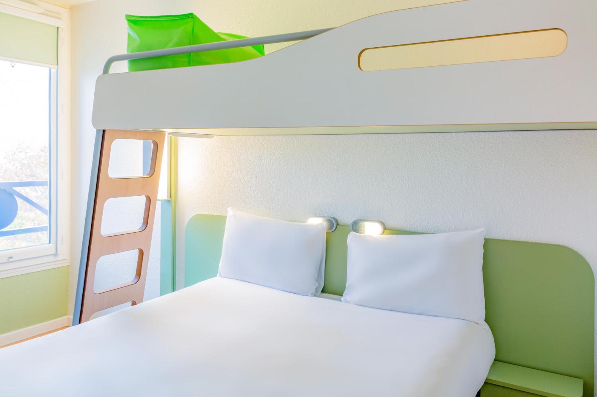 Standard Family Room One Double Bed One Bunk Bed,665640633:JPEG